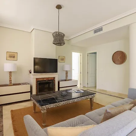 Apartment Privilegio De Marbella, Near Puerto Banus