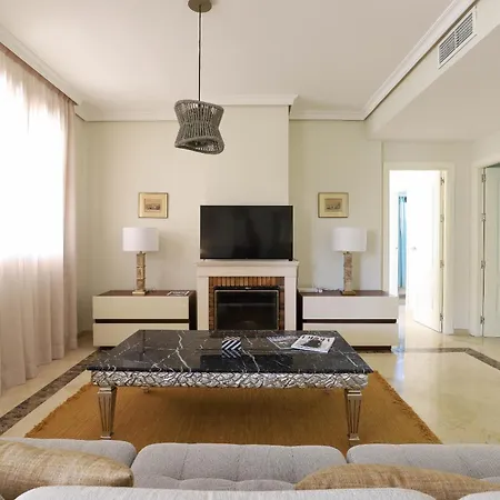 Apartment Privilegio De Marbella, Near Puerto Banus